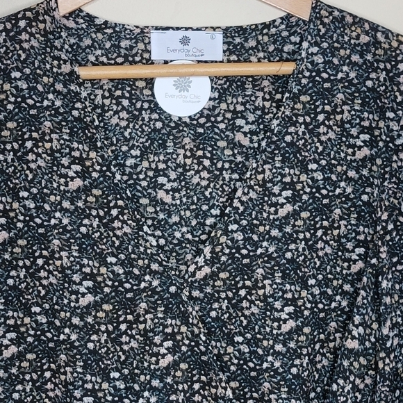NWT Everyday Chic Boutique | Flirt with Florals Faux Crossover Side Tie Blouse - Picture 2 of 7